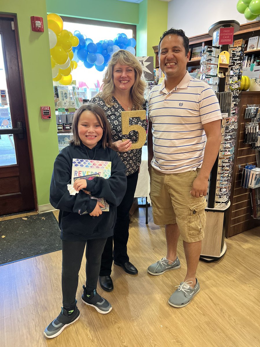 Congratulations to <a href="/WhitelamBooks/">Whitelam Books</a> for 5 Years! We topped it off with dinner at Bunratty’s and danced to some great Irish tunes!