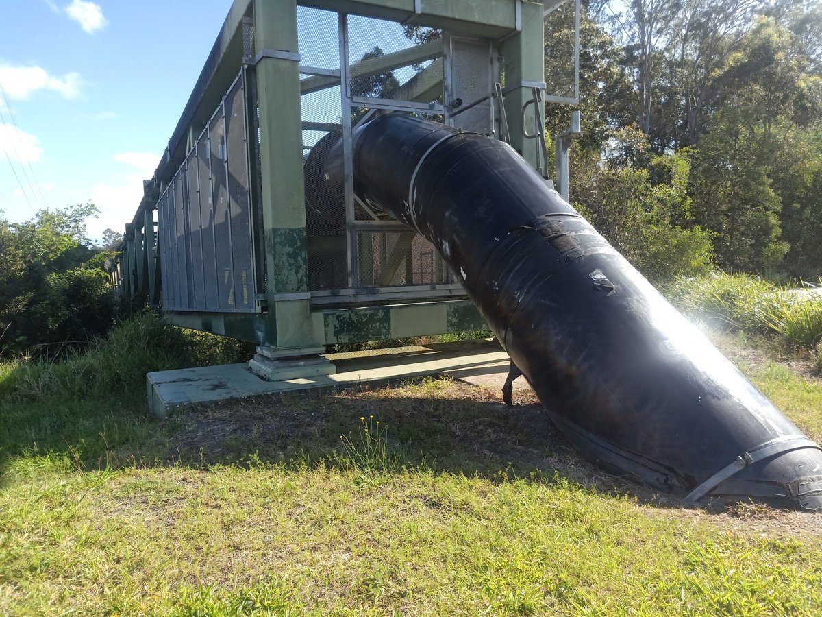 Classic_Clunker's tweet photo. Different day, different car under a different power pole. Same good morning. Plus, what might be the biggest garden hose I've ever seen. T-tops left in the garage. #Suzuki #X90 #ttops https://t.co/hfpM6FnonX