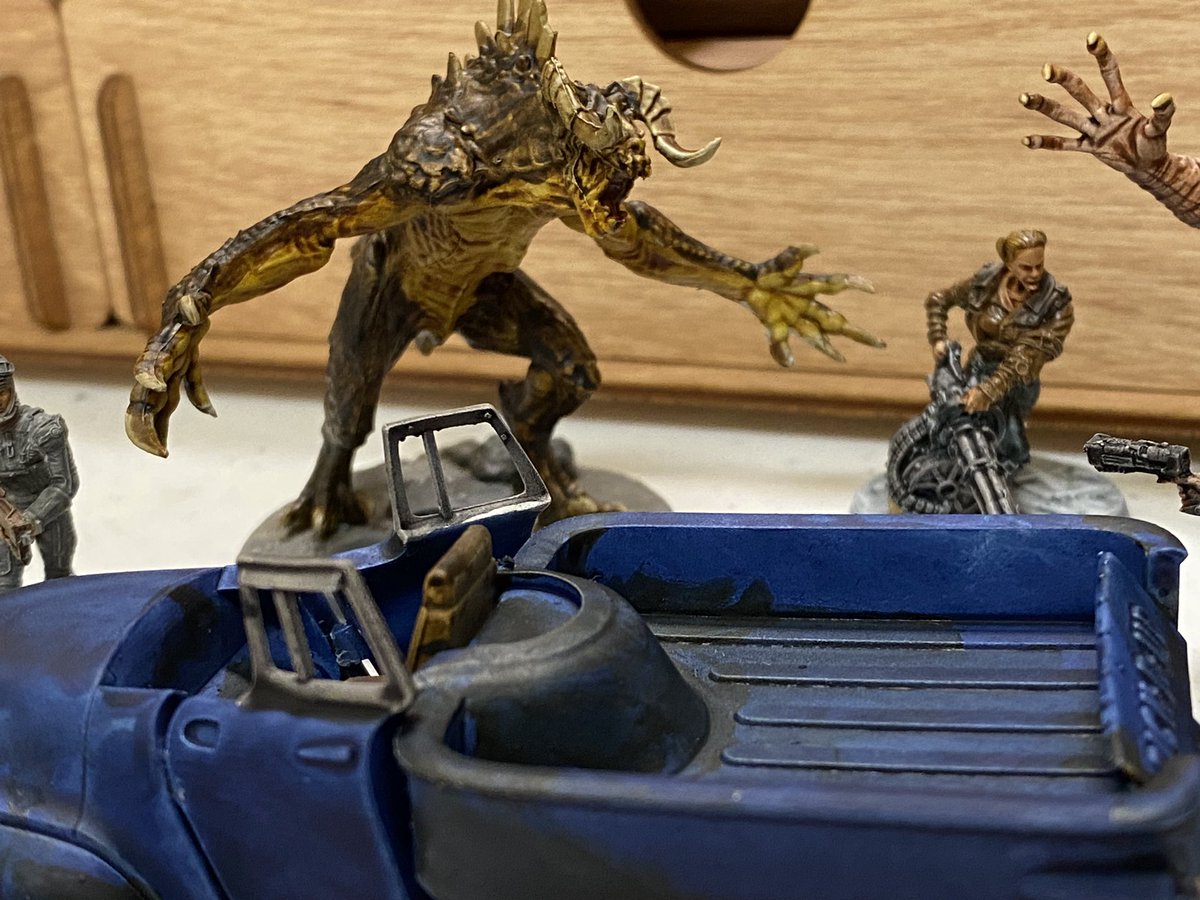 smiteworks's tweet image. More Fallout stuff painted. I’m happy with how the Deathclaw turned out for a speed paint. About 2-3 hours painting for all these. #Fallout