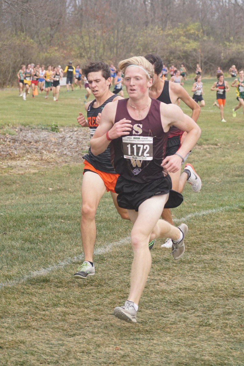 ‼️Congrats to our very own juniors Jayla Atkinson(35) and Deena Ingrassia(107) who competed at the state meet through the harsh winds and tight packs, we are so proud of everyone’s seasons! Huge congratulations to senior Micah Bentley as well🥳🥳 great season everyone‼️