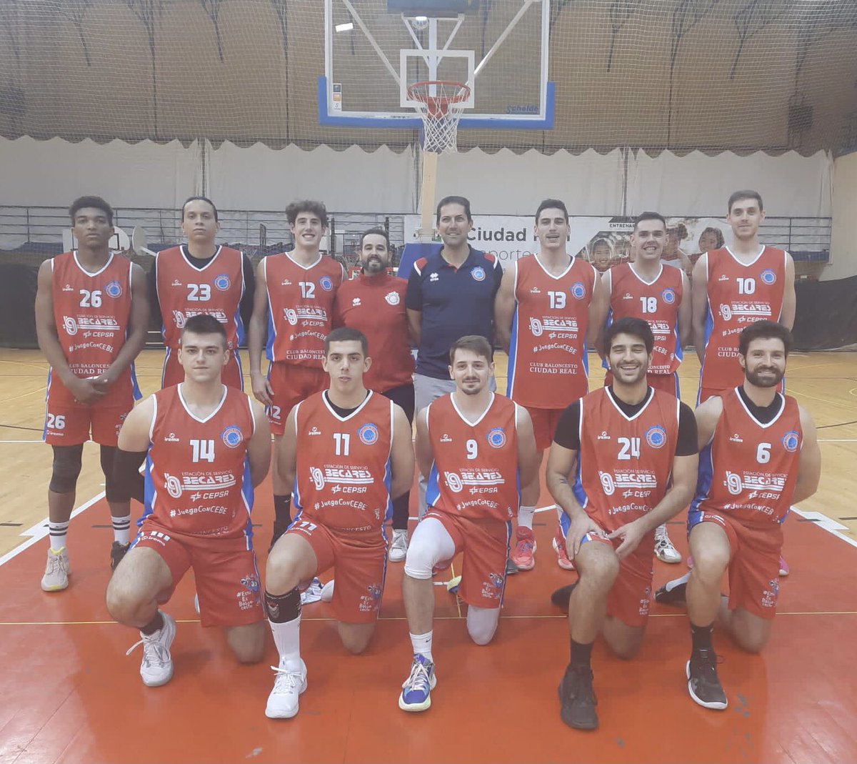 CBCiudadReal's tweet photo. ❤️🏀Gran victoria en el último segundo de nuestro nacional masculino BECARES CB Ciudad Real ante un gran @CBPoligono … Hoy nos sonrió la suerte 💪🏻👏🏻👏🏻👏🏻… ¡¡¡Seguimos!!!😊⛹🏻‍♂️

#JuegaConCEBE 
#BECARES 
@SasegurSL 
@SomosGlobalcaja 
@CR_Deporte https://t.co/GXio72F4Og