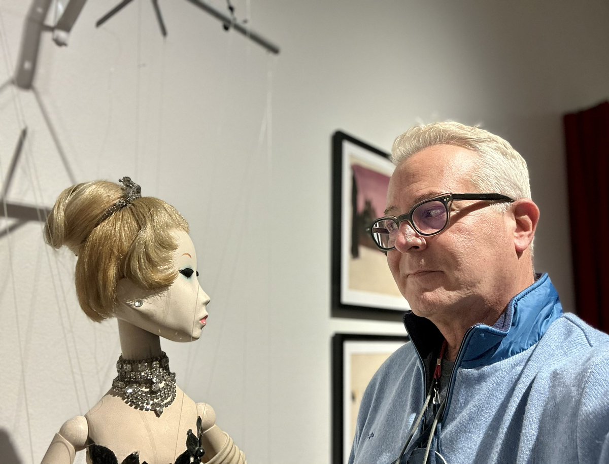 Darling, I see you 👀
#BobBakerMarionettes exhibit at @ForestLawn Museum in #Glendale. 
Spectacular exhibit!