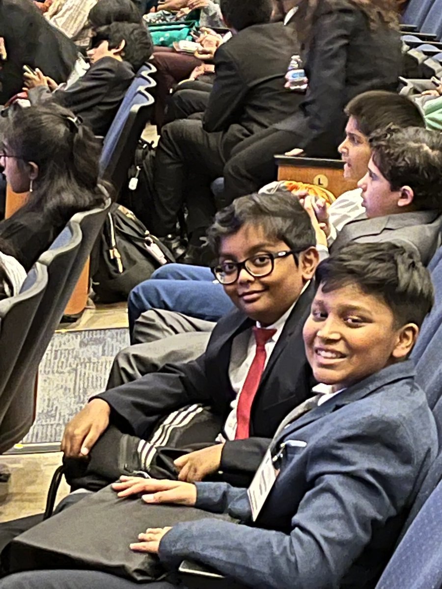 mr_smetzer's tweet photo. Waiting to hear award winners from our incredible YG district event. ⁦@CMSWestWrangler⁩ ⁦@AlbersScience⁩ ⁦@MrsVanOrder⁩ https://t.co/9LM1GlghUC