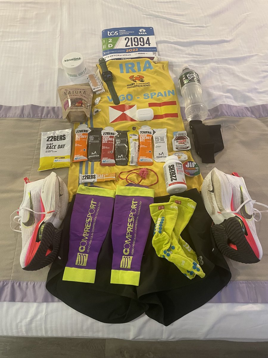 irialagaron's tweet photo. Todo preparado! 

Mañana es día de maratón, mañana corro los 42,195 km de @nycmarathon 

Temperatura de 17/23 grados 

Esta noche tenemos cambio de hora y se duerme una hora más.

#RunIriaRun #TCSNYCMarathon #Dorsal21994 🏃🏻‍♀️🏃🏻‍♀️🏃🏻‍♀️🏃🏻‍♀️ https://t.co/O0VfeS7nUO