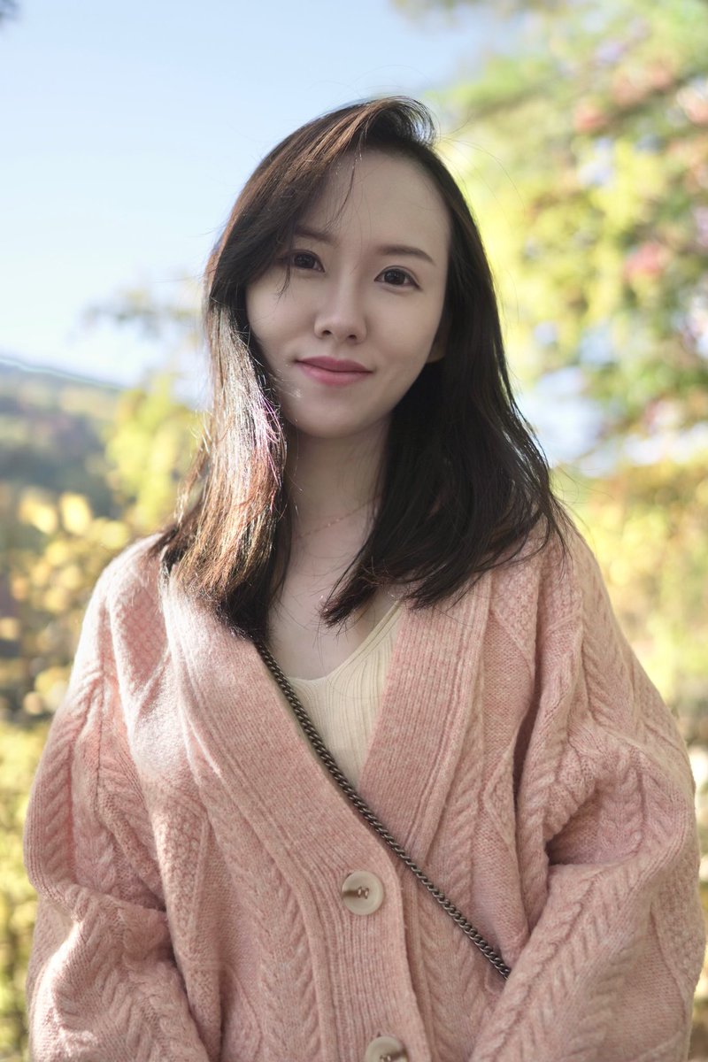 SchelleyYuki's tweet photo. 最喜欢的秋天，今年很长🥰 https://t.co/eEXifMC2Kd