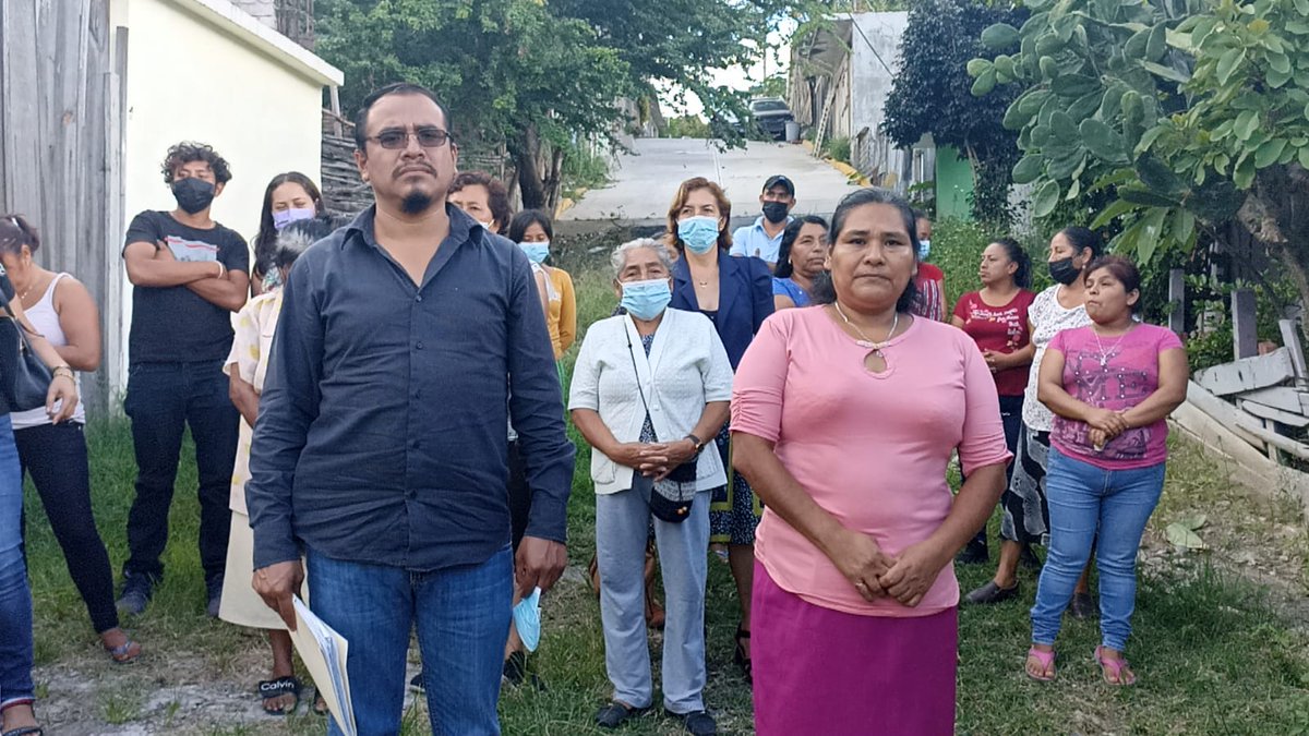 EEstanquero's tweet photo. #NormaOtiliaNoResuelve
Basta de pachangas derrochando dinero del pueblo.
Solución con la pavimentación del acceso a las colonias etc. etc. Norma Otilia debe cumplir el convenio de entregas escrituras a familias de la Candelaria 
#NormaOtiliaNoResuelve https://t.co/S7YgG8MX0H
