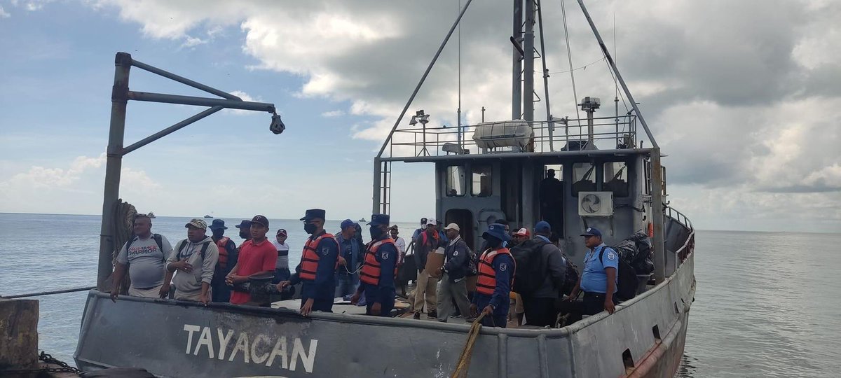 #EleccionesSoberanas2022 ejército y policía nacional de #Nicaragua brindando seguridad y protección al traslado del material electoral en las comunidades más alejadas del país