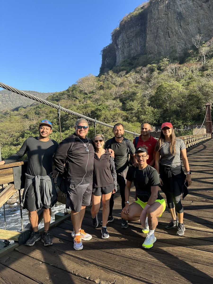 When you have the right people by your side you there’s no height enough to stop you from getting to the top! ⛰️ we have each other and together we can! One step at the time! 🐾 #LifeAtATT