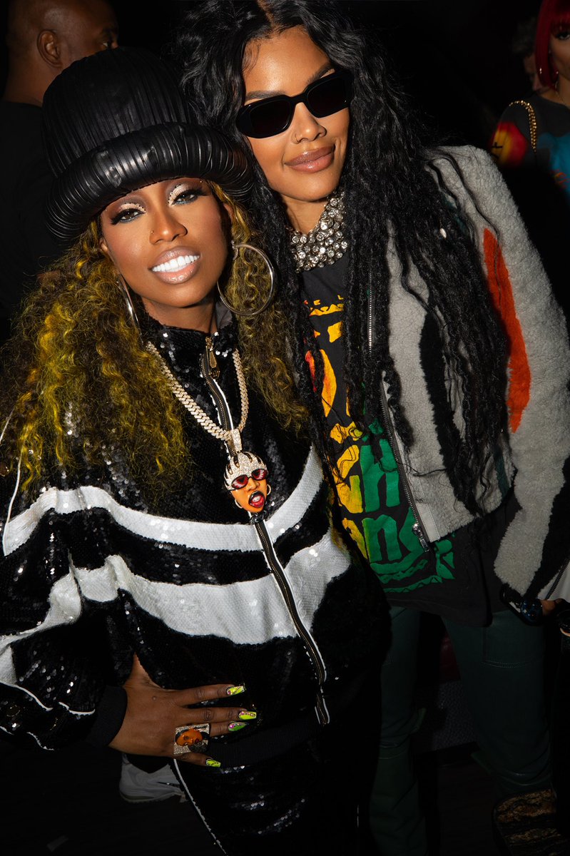 My sis <a href="/TEYANATAYLOR/">TEYANA M.J. TAYLOR</a> pulled up on me yesterday to celebrate &amp; of course our creative minds got to running!🤯🏃🏾‍♀️You know it’s bout to be some next level ish!👽🪐💨🔥