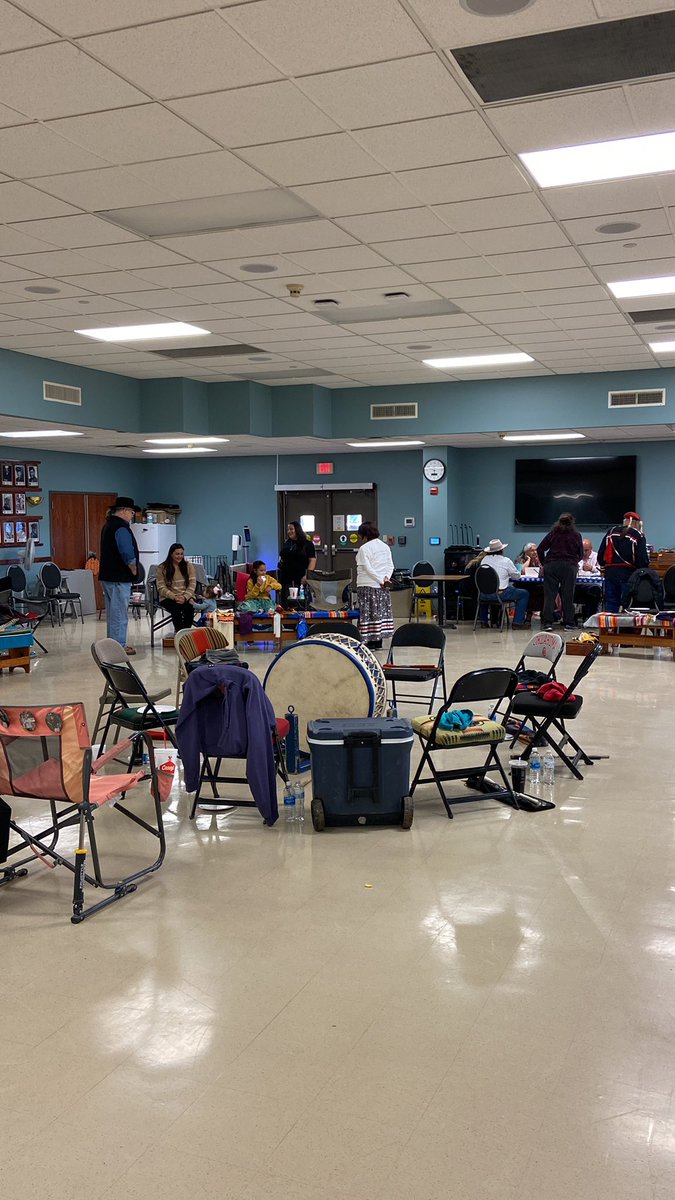 Supper break. Gourd dance resumes at 6 😃