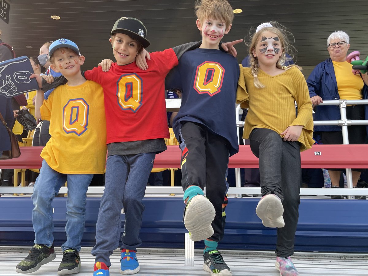 mullancat's tweet photo. @queensgaels @Queens_Football #OKG #HERECOMESQUEENS #MONEYFANS https://t.co/rexxHEloka