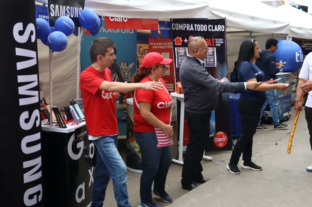 FusagasugaTIC's tweet photo. 💻🙋🏻 Te invitamos a visitar nuestro Pabellón de Tecnología en #ExpoFusa2022, donde encontrarás ofertas de empresas de telecomunicaciones, juegos y muchos más. 

📍 Estamos ubicados en la carrera sexta, entre la Avenida de las Palmas y la calle novena. 

 #ConLaFuerzaDeLaGente https://t.co/keKIsmu0H4