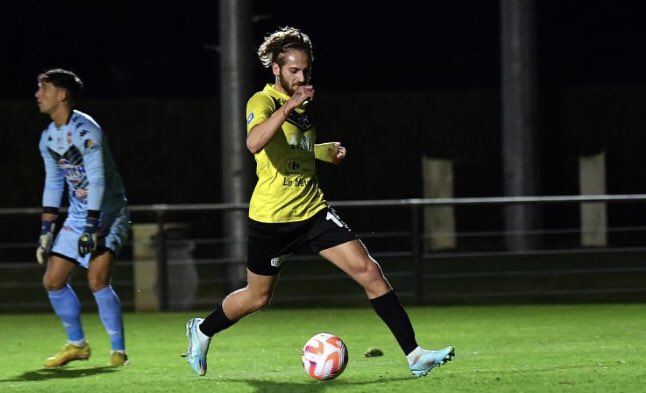 WasquehalFoot's tweet image. Le club sort de la zone rouge en remontant à la 10ème place du Groupe B, continuez comme ça 🔥
ALLEZ WASQUEHAL 🔴🟠 !