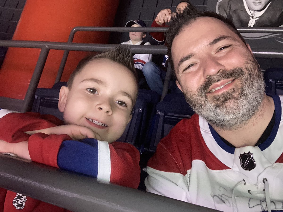 sylvain_loyer's tweet photo. Allez les canadiens!!!! Soirée père-fils. #GoHabsGo #habselfie @CanadiensMTL https://t.co/FBpGAw3ZnX