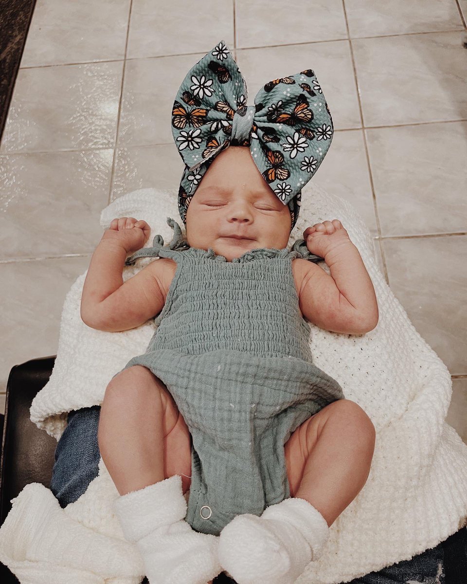 Agirlnamedhaley's tweet photo. we made the cutest baby https://t.co/ufSB1arKaB