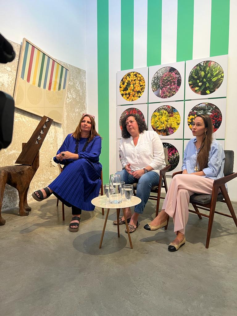 ProyecCreadoras's tweet photo. Hoy a las 9pm en la emisión estelar del noticiero @globovision puedes conocer más sobre #ConcursoCREADORAS en la entrevista a sus organizadoras #AnaVolante (#VolanteStudio), #GabrielaBenaim (@gbgarts) y @LorenaGonzalezI. https://t.co/Mr2OG9SuQS