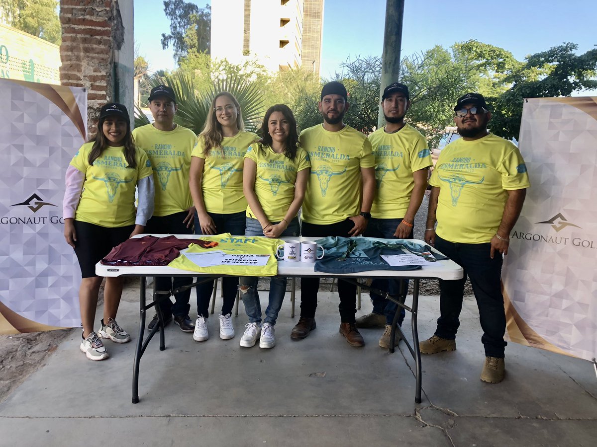 HeliostarMexico's tweet photo. Gracias a las y los #Argonautas por su labor voluntaria hoy en la jornada de entrega de kits de la V Carrera La Esmeralda MTB; y a los #Argonautas participantes que ya han recogido su paquete en La Ruina.

#Argonautas #MineríaSostenible #Ecoturismo #ArgonautaSoy
@david_riveraf https://t.co/c6O05WLKYd