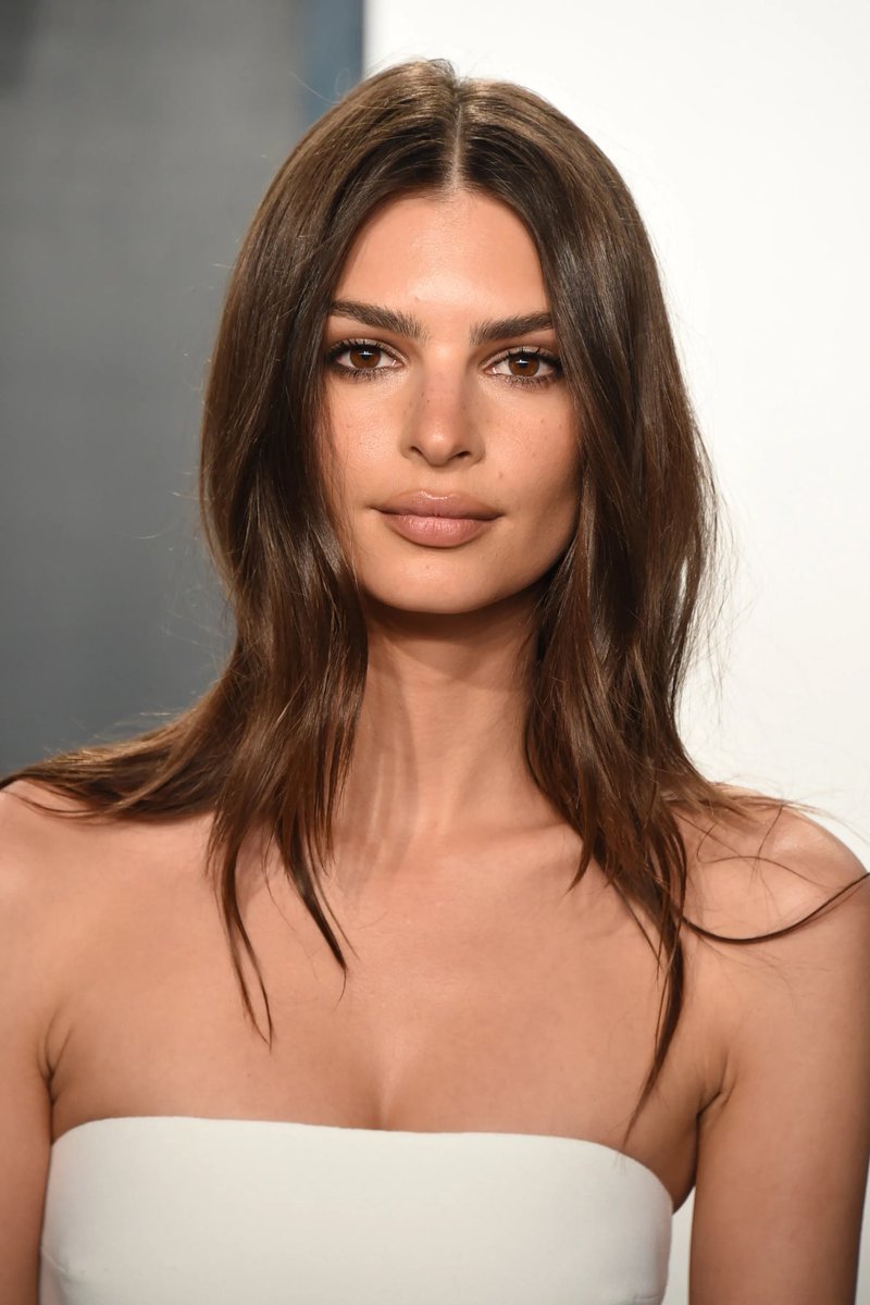 Emily Ratajkowski reveals she doesn’t really believe straight people exist.