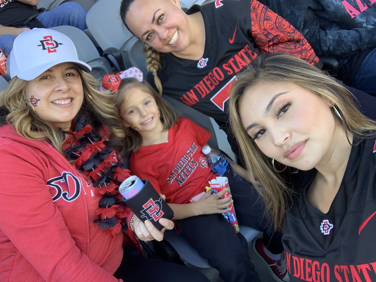 MariaLMello's tweet image. #GoAztecs
