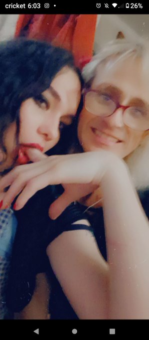 Tris &amp; Stephanie Just Two Trans Girls Living Life 😁😁😁 https://t.co/8cE1sb2Q1N