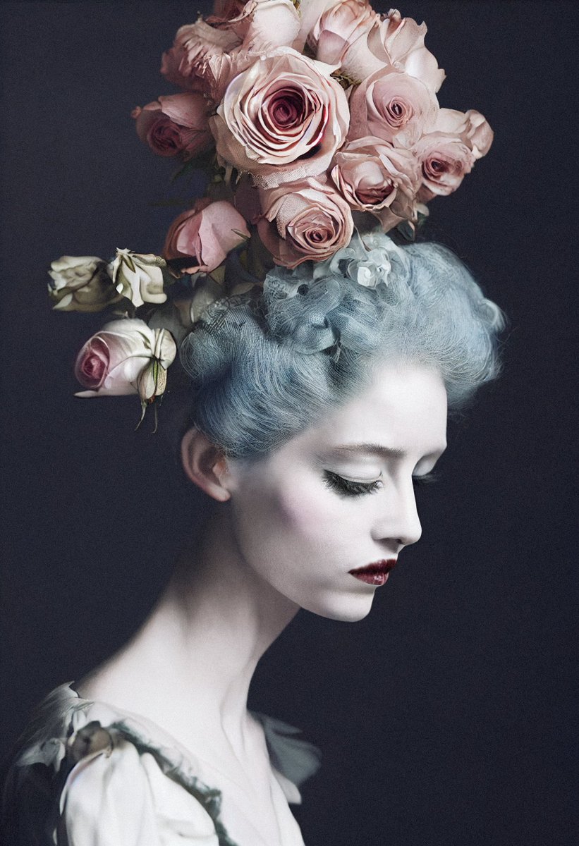 New piece for the wall - a 1:1 from <a href="/NatalieShau/">💎Natalie Shau 🐈‍⬛</a>'s Camera Obscura collection. Love what this artist is doing with #AI!

#fashion #AI #photography #NFT #tezosnft #tezoscommunity <a href="/tezos/">Tezos</a> #DigitalArtist