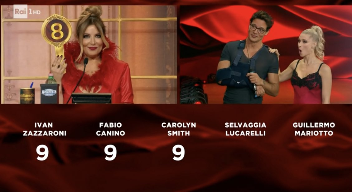 Trova le differenze.

#BallandoConLeStelle #PasqualeLaRocca #LuisellaCostamagna