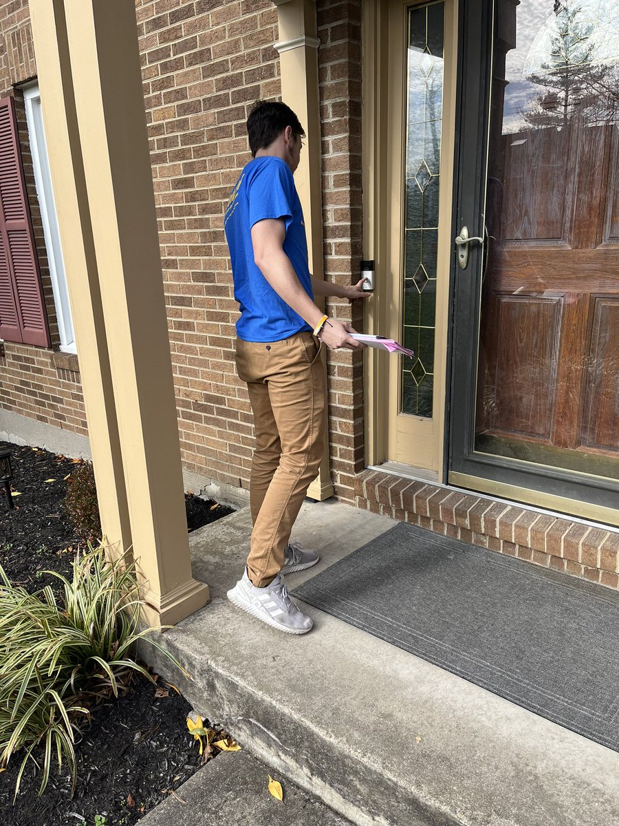 VoteMonzel's tweet photo. Knocking doors today in Blue Ash. Thanks so much to all our volunteers and supporters! Remember to vote 🗳 Monzel for State Representative District 28! 🇺🇸@OhioHRA @HamCoGOP @ohiogop @AfpOhio @BlueAshOhio https://t.co/udxhdSCO49