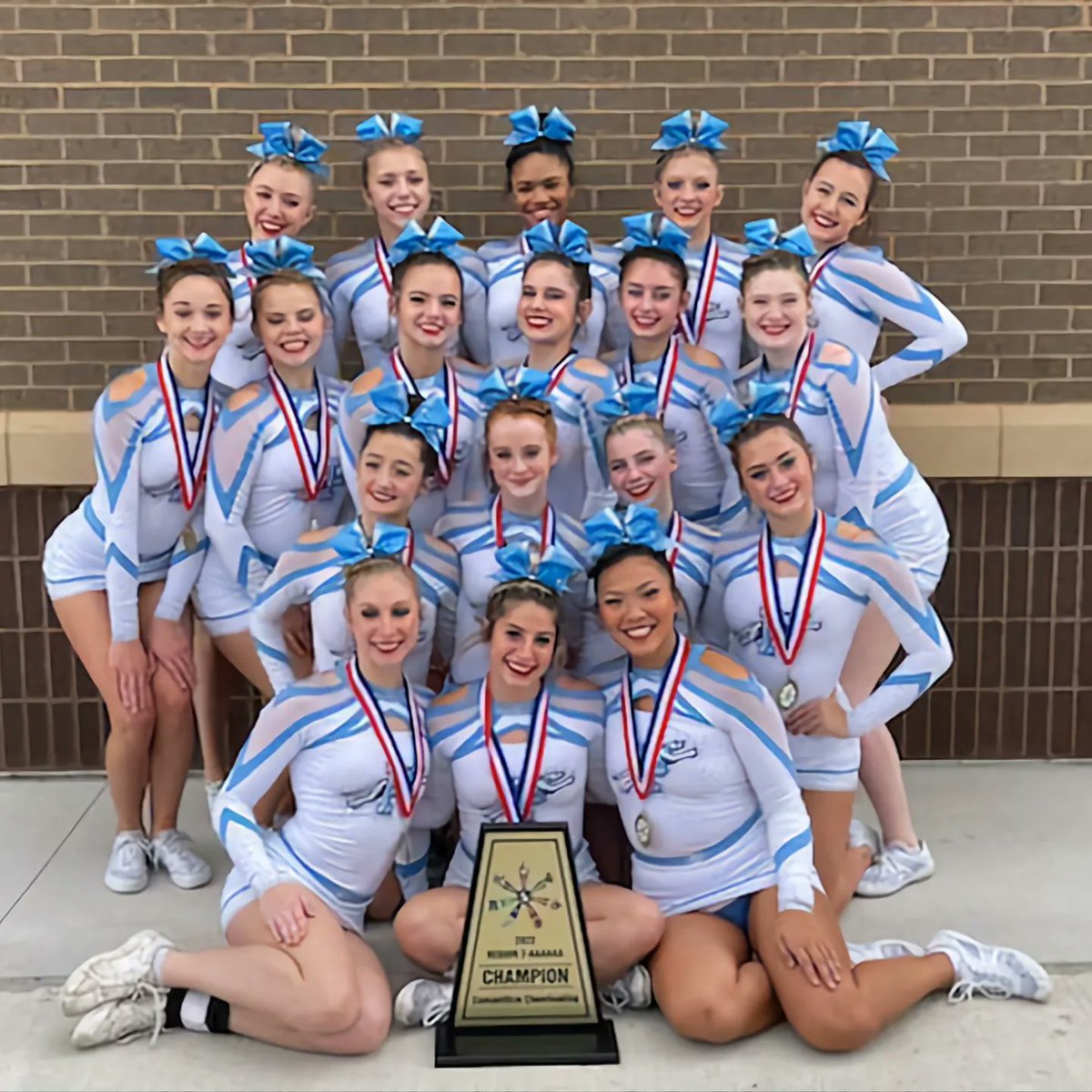PopeCheer's tweet image. Region Champs and State Bound! Thanks @j8r8h @johnsonblakem @teighlyr_ for giving us the best routine and music! Pope is Living!!!!