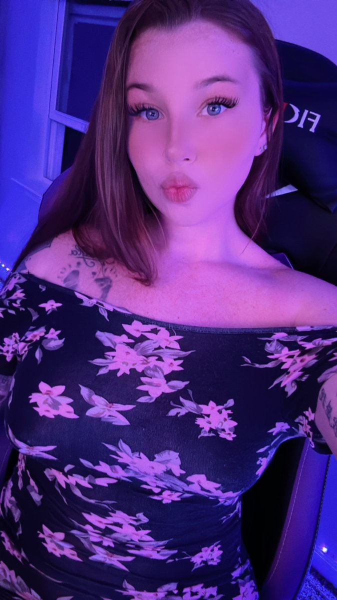 BadassMommy on Twitter: "Live in 15! Cya there babes! http://Twitch.tv/BadassMommy"