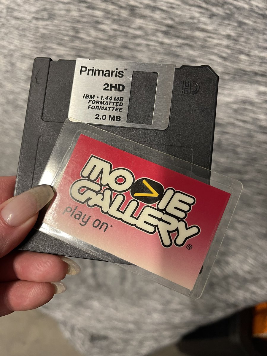 botswithsocks's tweet image. When you’re going through the old purses in your storage unit and realize..yes, you are that old 😭