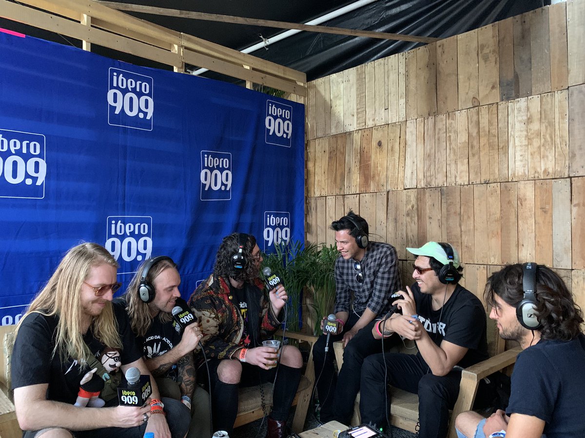 Ibero909FM's tweet photo. Tengan envidia por nosotros jiji tenemos en nuestra cabina @d_tarima del @HipnosisMX a @porncrumpets en la última hora del #Hipnosis909 con @alde_barano y @Ovandoous 🤘🏽🖤🧿

#HipnosisMx #Hipnosis2022 https://t.co/D3mgZXCPs7