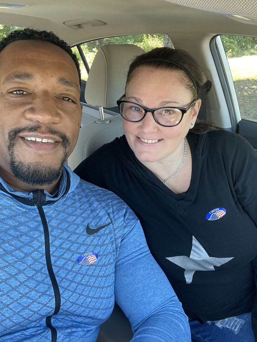 @CalltoActivism @chipfranklin We voted Blue! 

#VoteBlueIn22And24 
#VoteThemAllOut2022