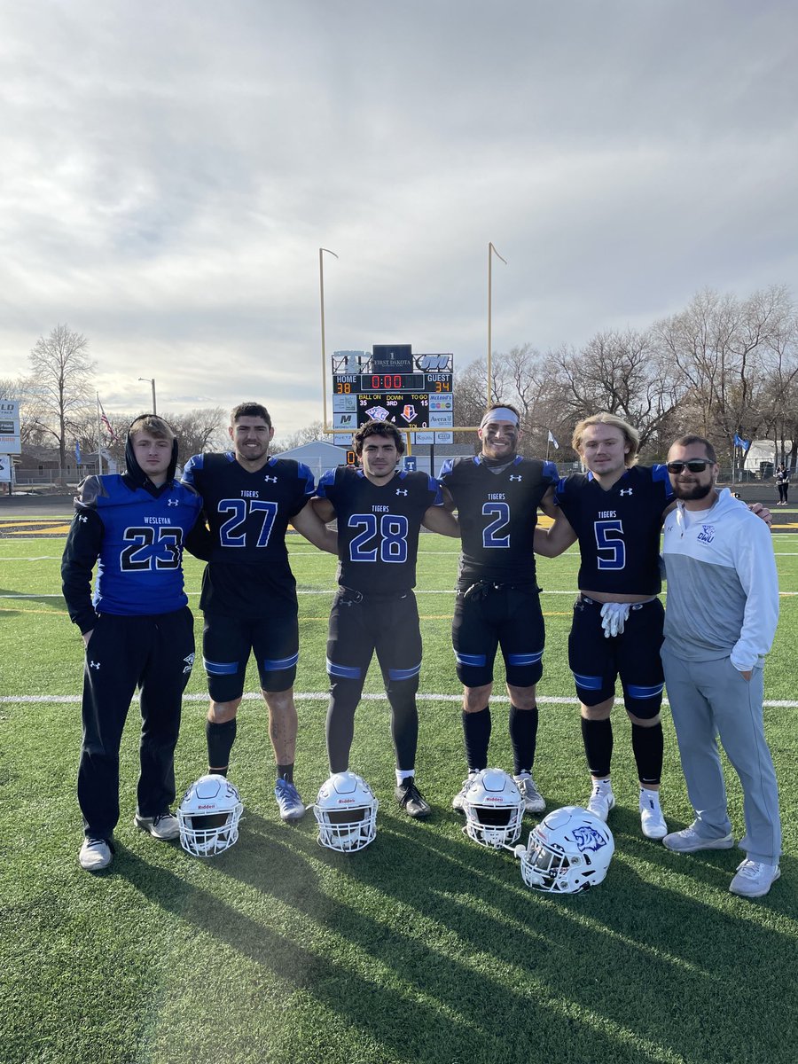 luke loudenburg (@coachloudenburg) on Twitter photo Had a blast coaching this group this year. Congrats to <a href="/JaminArend30/">Jamin Arend</a> for an unbelievable season! Couldn’t ask for a better group of guys! #bleedblue Had a blast coaching this group this year. Congrats to <a href="/JaminArend30/">Jamin Arend</a> for an unbelievable season! Couldn’t ask for a better group of guys! #bleedblue