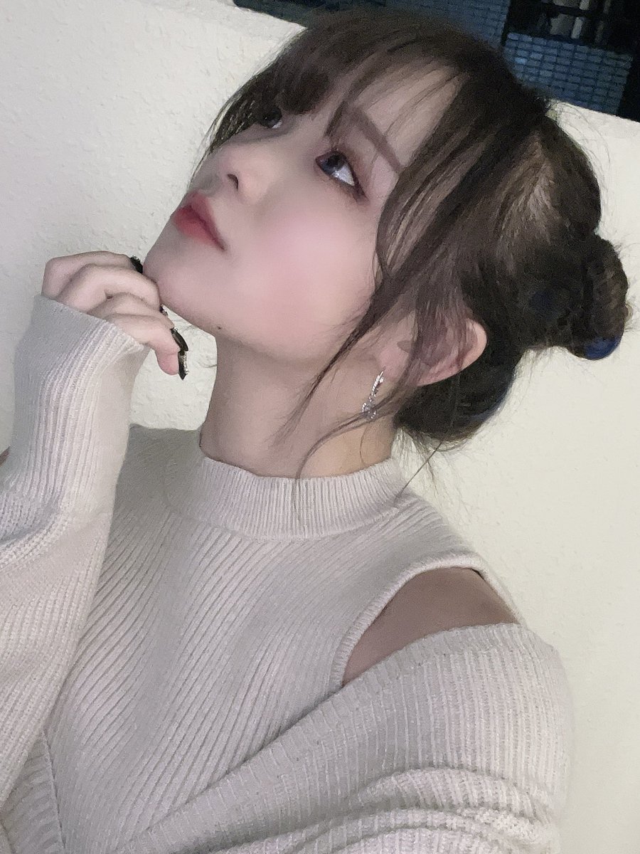 おはよ( ˶˙ᵕ˙˶ )☀️

なんだか世の中は値上げがすごい事になってるらしい…11月は765品目(ﾟ◇ﾟ)ｶﾞｰﾝ
パパの好きな #オロナミンC も入ってる😭買いだめしておいてあげようかな😵‍💫➰

#ミスドも値上げ?!
#対バン頑張る
#かかかぶぶぶききき!!!