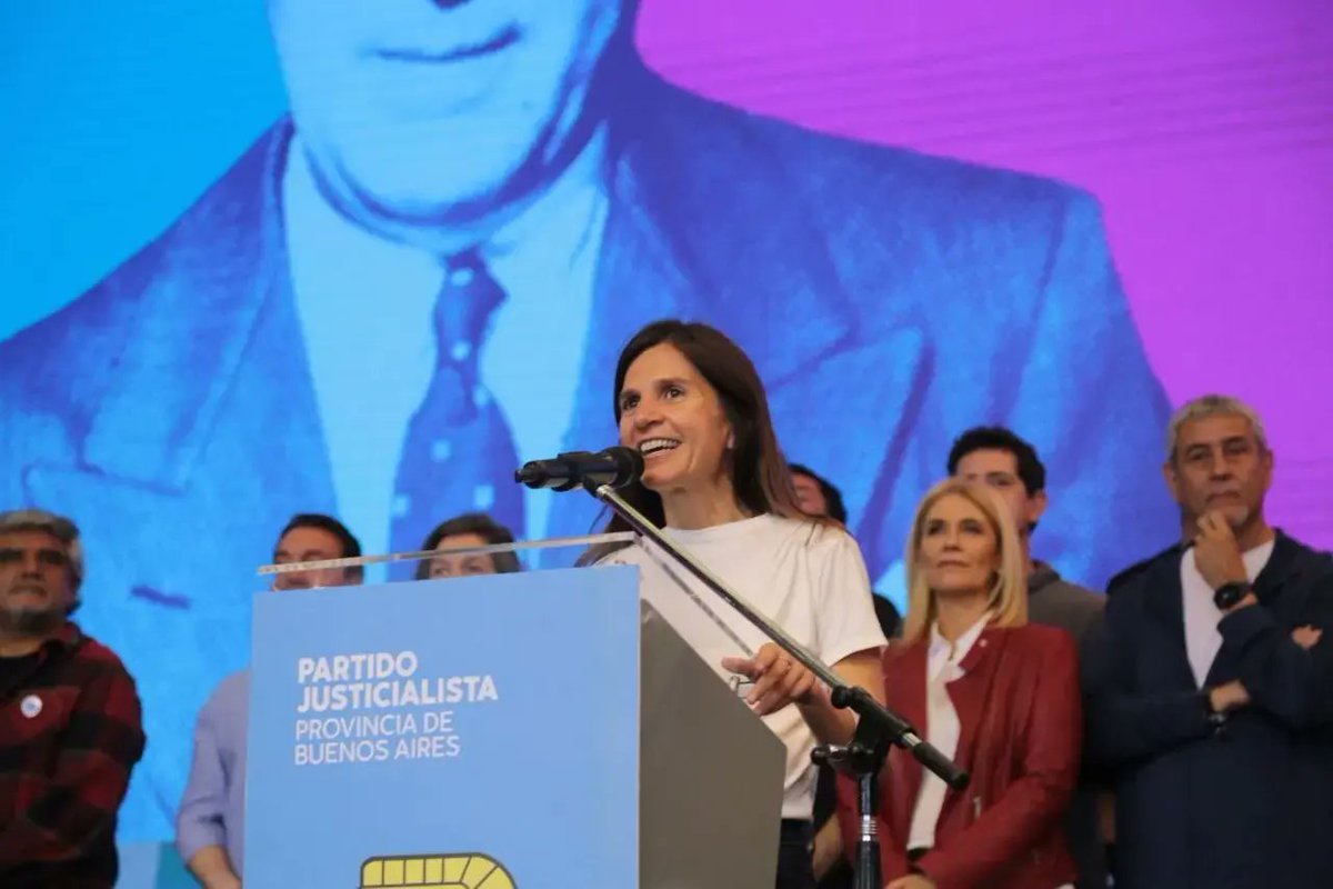 FerRaverta's tweet photo. Hermoso acto junto a Máximo Kirchner en Mar del Plata.

Vamos para adelante con la alegría necesaria para construir la felicidad de nuestro pueblo. https://t.co/Vmtd8FjToJ