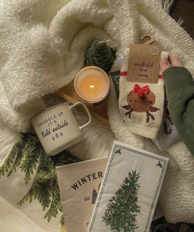 asoflately_'s tweet photo. 50 days until christmas 🎄 https://t.co/NQXwpvqla1
