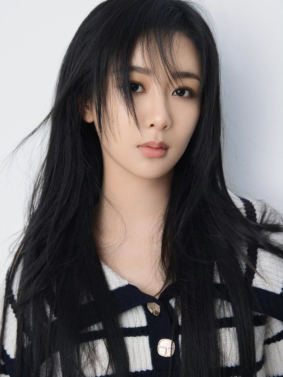 midnightbliss01's tweet photo. Happy 30th Birthday #YangZi! 
#杨紫 https://t.co/qnL2wohSPM