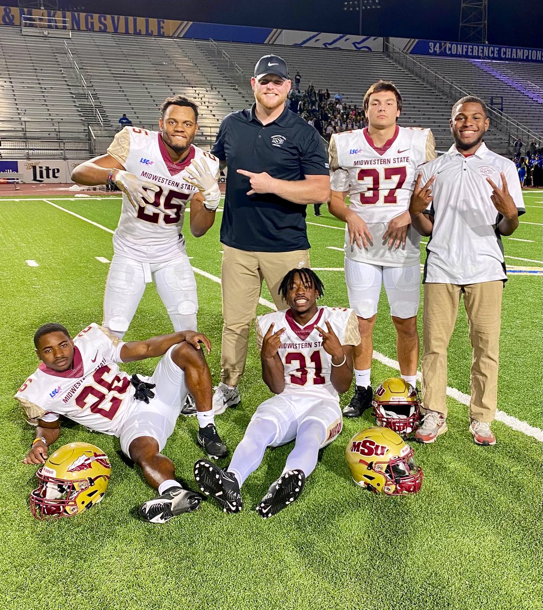 250 yards, 5 TDS, 5.7 YPC, and most importantly a huge W! 

I’ve been honored to coach such a SELFLESS group of guys that loves to see one another succeed. 

Poised, Aggressive, Confident.
CRAZY WORK ‼️
#PAC #StangsBy90