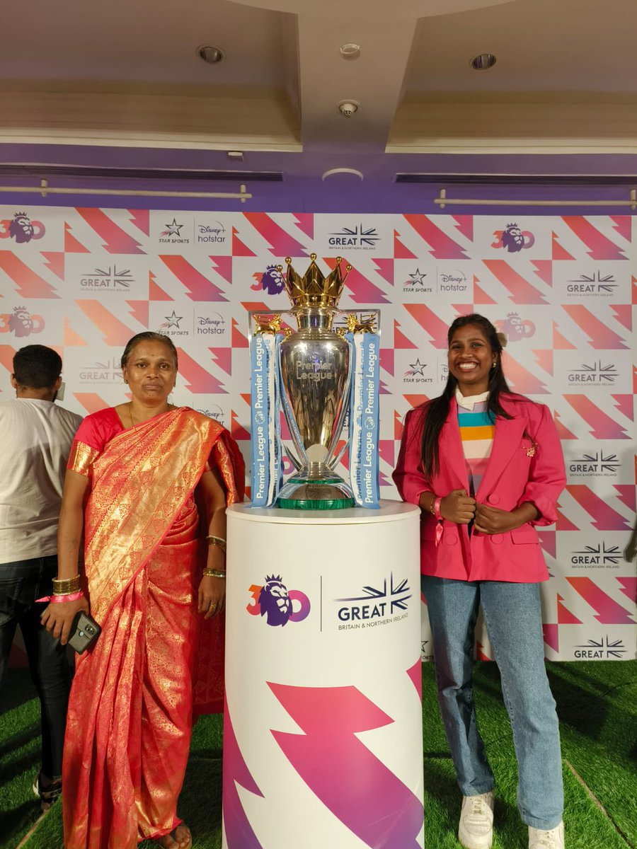ashokrathod04's tweet photo. Thanks to my favourite and @OSCAR_fdn partner @ManCity @Cityzens for inviting us to @premierleague #30PL event. We are so proud that Netra, one of OSCAR's community leaders, was recognised as a Community Captain for her outstanding work in the Sport for Development field.🙏😇🫶⚽️ https://t.co/daalNrmlhF