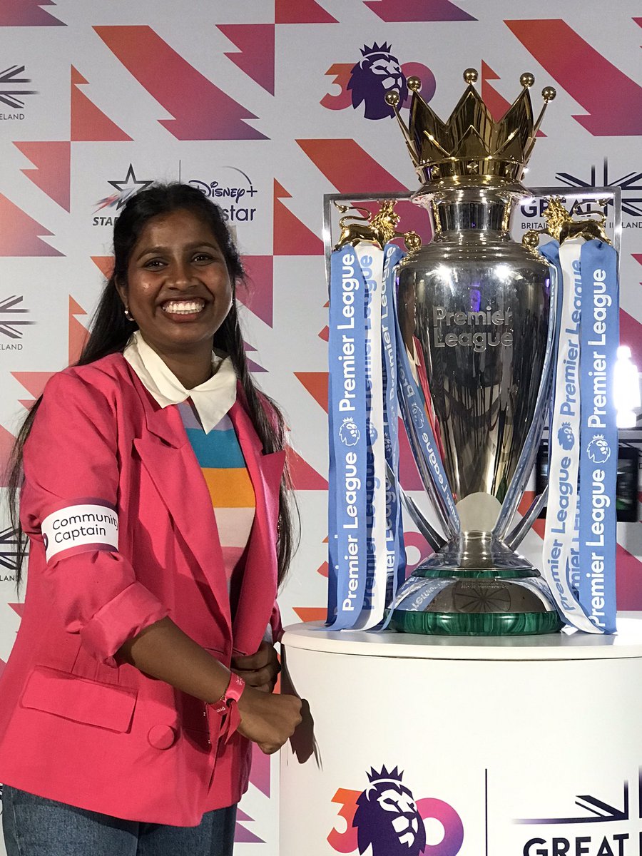 ashokrathod04's tweet photo. Thanks to my favourite and @OSCAR_fdn partner @ManCity @Cityzens for inviting us to @premierleague #30PL event. We are so proud that Netra, one of OSCAR's community leaders, was recognised as a Community Captain for her outstanding work in the Sport for Development field.🙏😇🫶⚽️ https://t.co/daalNrmlhF
