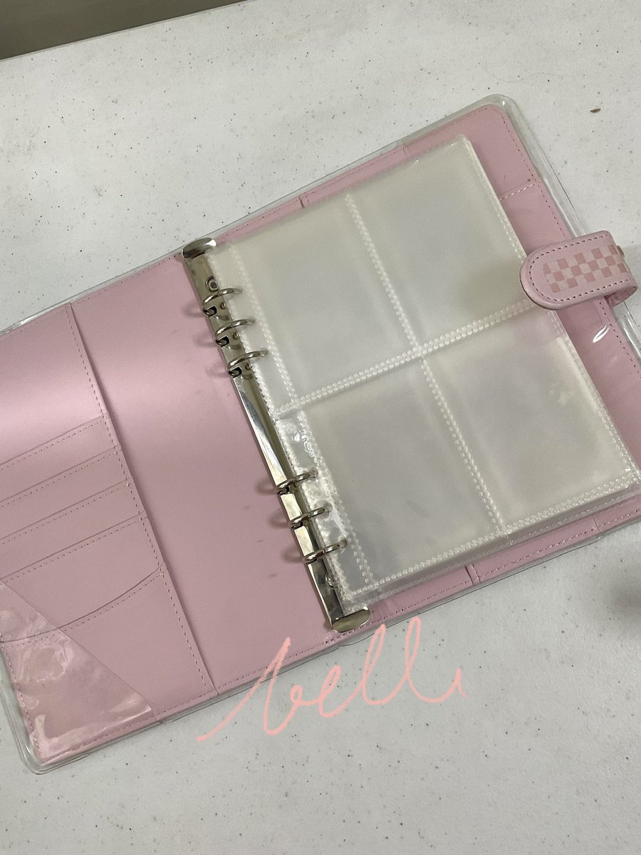 L0UVRC4RT's tweet photo. 🎠 . . . want to sell ! #daphsells 

𓏔 pink macaron binder !
    ⤷ ₱250 + ₱30 pf 

୨୧ onhand, payo
୨୧ x sensi
୨୧ direct ggx, others : self-book
୨୧ condi for sure buyer
୨୧ will give free sleeves !! 

# — wts lfb ph binder photocard https://t.co/yrV5Bcu1wF