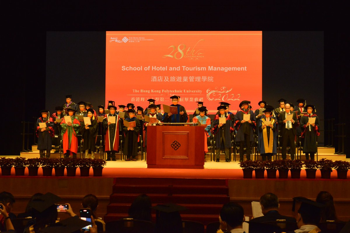 PolyUSHTM's tweet photo. #SHTMGraduates, go spread your wings!
#PolyUSHTM #SHTMers #PolyU28thCongregation #Graduation #Congratulations #Guest #GuestofHonour #Speech #StudentRepresentatives #BSc #Bachelor #MSc #Master #SHTMEvents https://t.co/Ni6bYBLUF0
