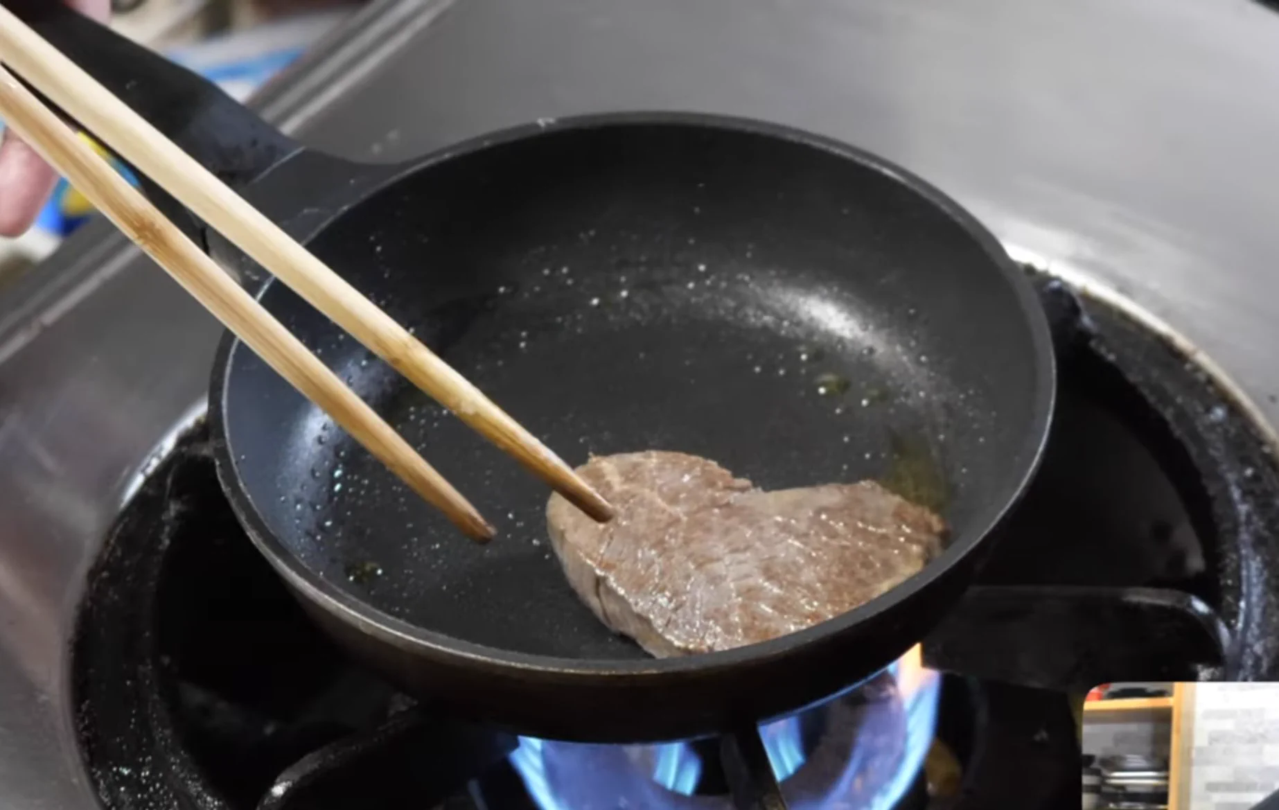 とりあえず1回試して！最速かつ絶対に失敗しない『邪道なステーキ調理法』