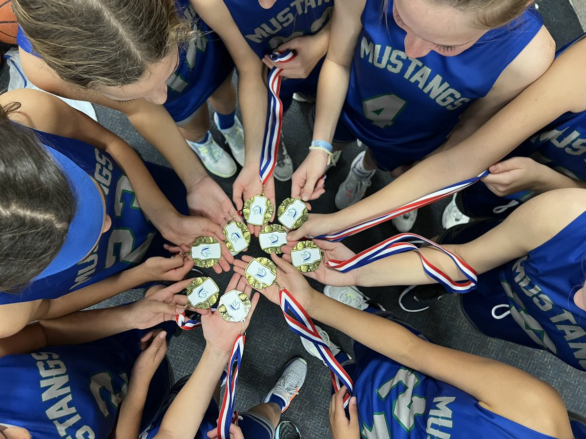 MNHSLadyMustang's tweet photo. Time to #STAMPEDE !! 6th Frederick went 3-0 to earn 🥇 at the Lady Mustangs Stampede- nice work!!👏🏻

@MNmustangGBB @kafrederick 

#Rollstangs #hoops 🏀⛹🏽‍♀️🐎 https://t.co/tYLEOOtgGw