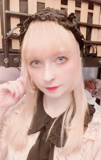 Speaking of which, OOTD! Look at this Liz Lisa x My Melody cardigan I got   
