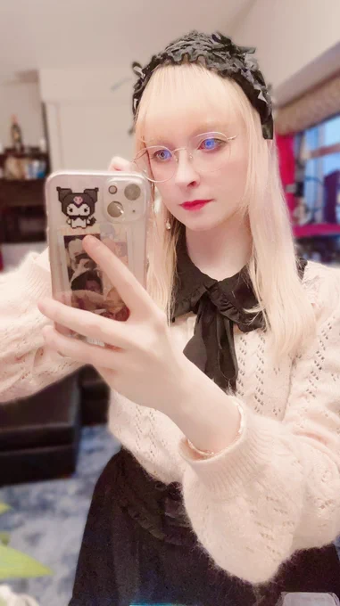 Speaking of which, OOTD! Look at this Liz Lisa x My Melody cardigan I got   