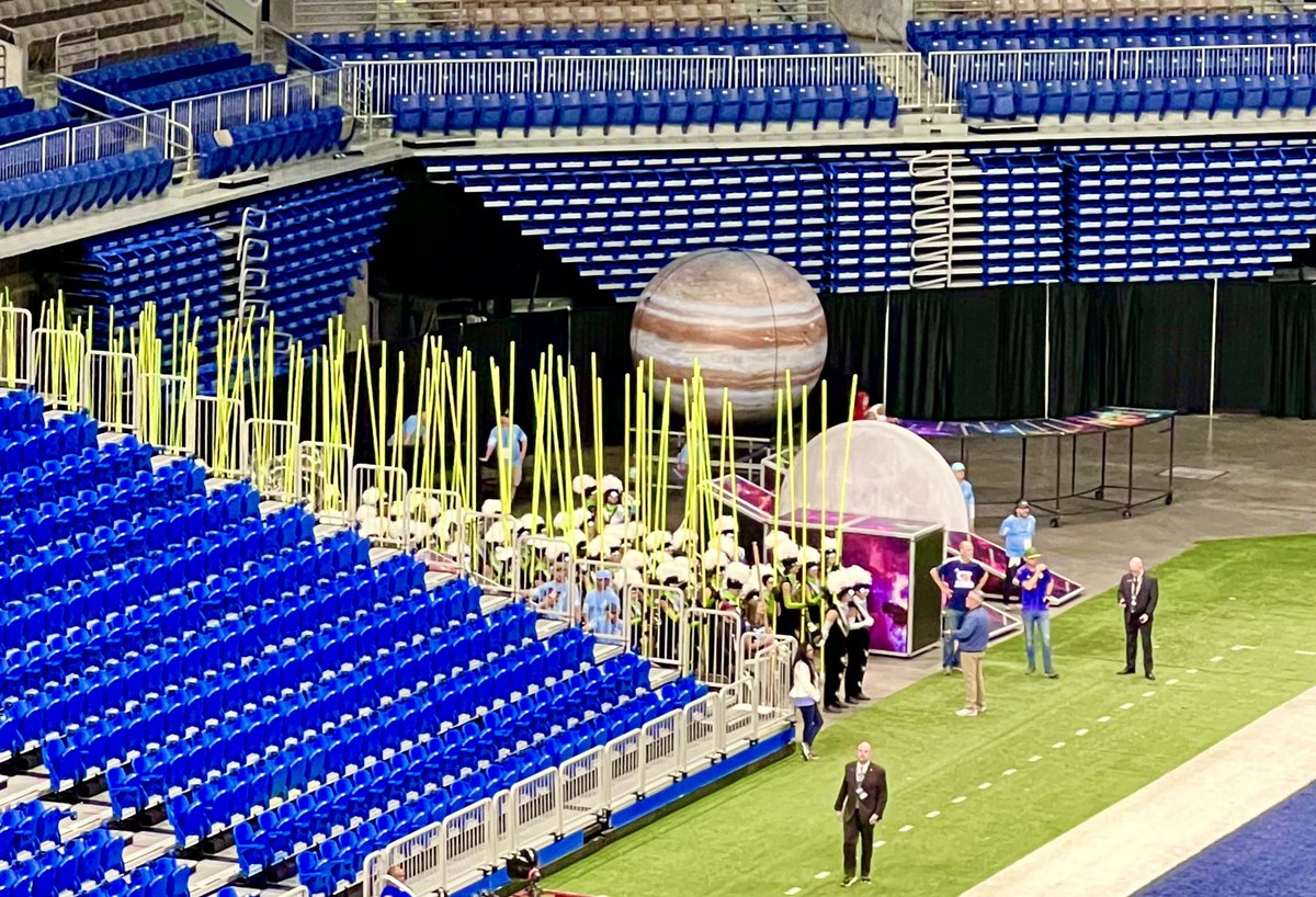 ctjband's tweet photo. Ready to take the field for finals.

#outthere #ctjband #whatawonderfulworld #boasa2022
🚀🪐☄️👽 https://t.co/EtlRMyo11l