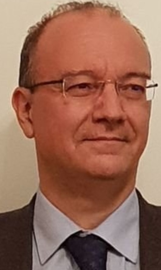 Il ministro dell'Istruzione prof.Valditara, scrive agli studenti: "onoriamo chi si è sacrificato per l'Italia e per la pace". 
#giuseppevalditara #istruzionepubblica
#PACE 
#ForzeArmate 
#4Novembre2022