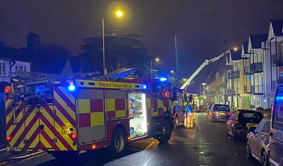 ECFRS's tweet photo. Crews have extinguished a fire affecting commercial premises in Loughton.

Full details here ➡️ https://t.co/47krmvgNeM https://t.co/HsMnUW1nGw