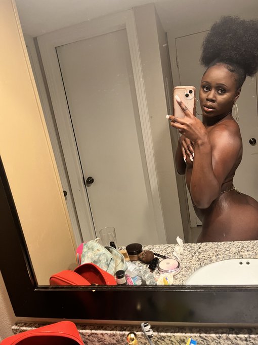 Sweet dreams to the Queen with the wettest pussy tonight. I pray I moan and grind all over my pillows